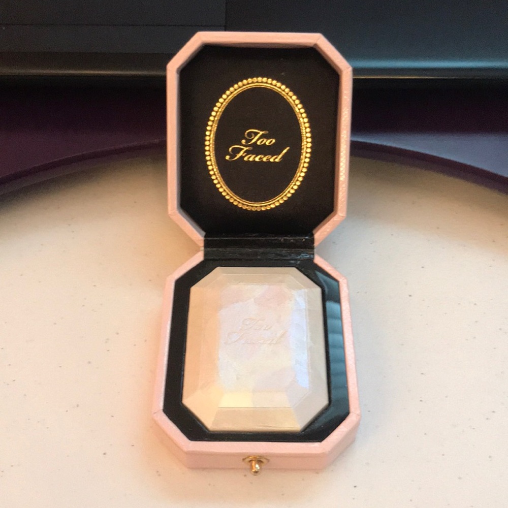 Too Faced Highlighter